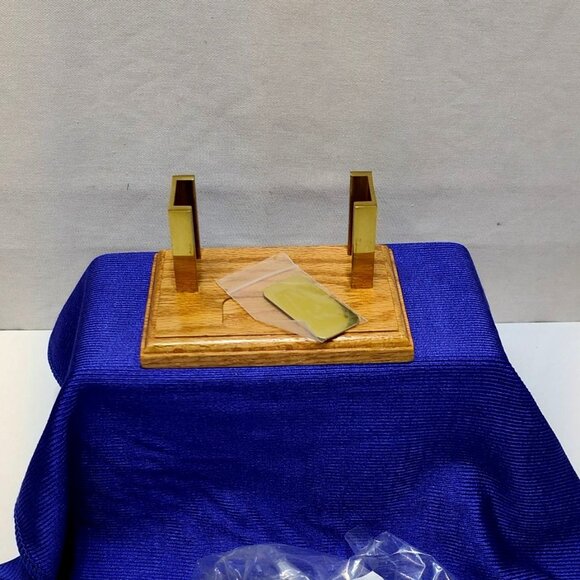 Olee Oak & Brass Business Card Holder Presentation Stand Display With Brass Name - Picture 9 of 11